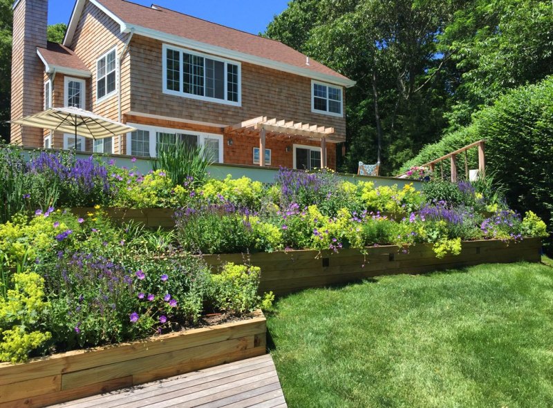 landscape-design-retaining-wall
